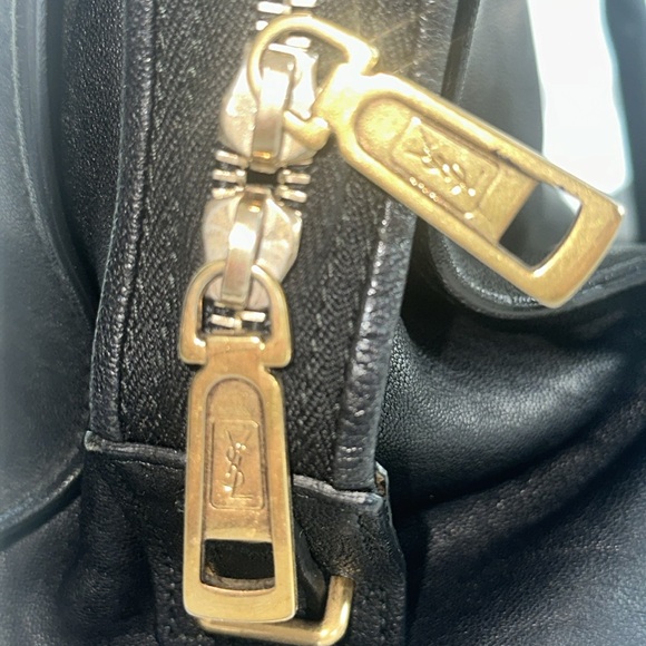 YSL Large Cabas Chyc in Black Leather w Gold Y Hardware - Picture 4 of 8